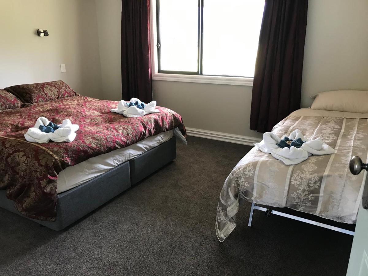 Kepler Oaks Chalet Te Anau Buitenkant foto